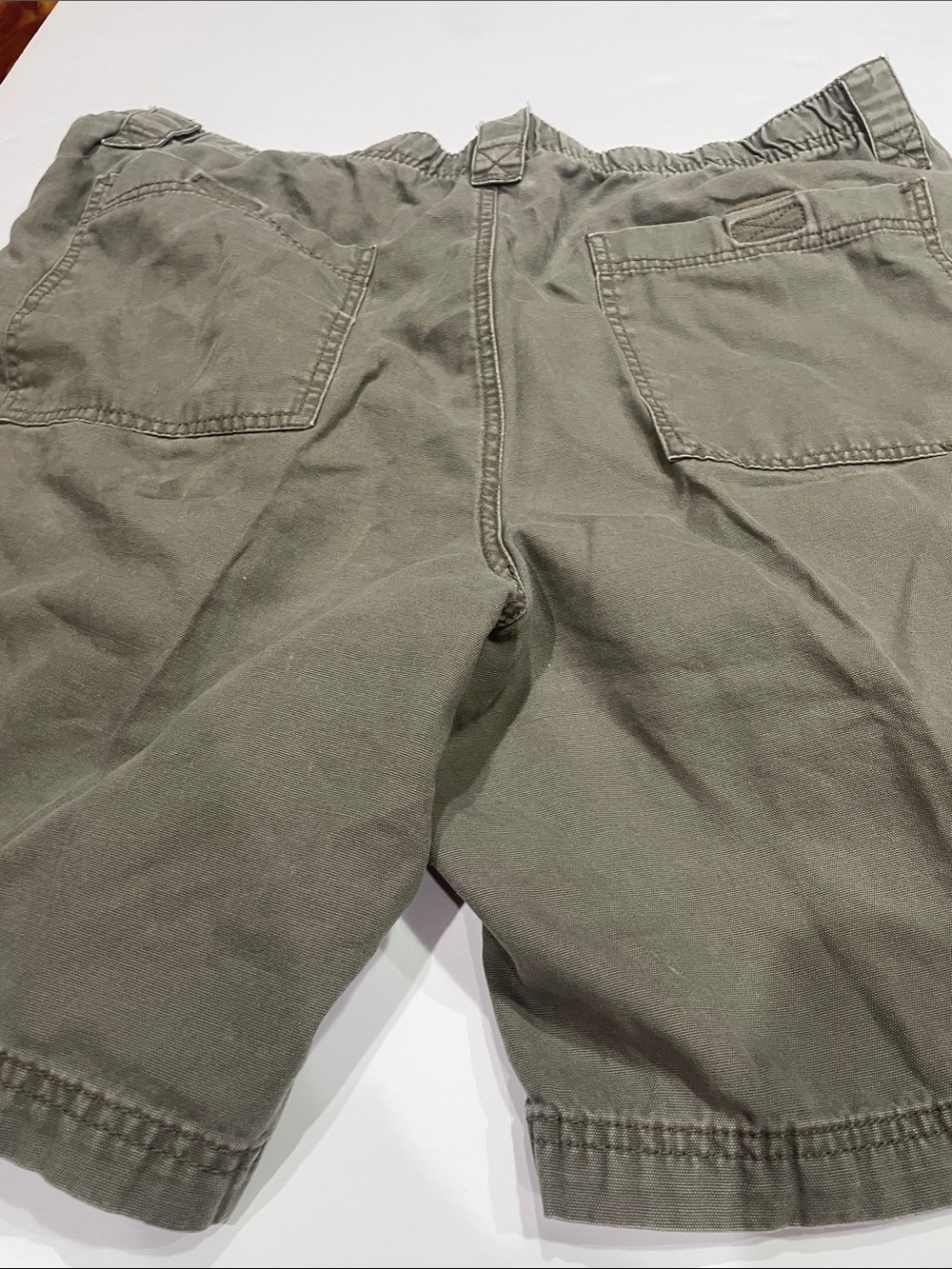 Wrangler Olive Cargo Shorts — Classic Utility Style - Picture 3 of 3